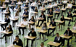 Gimnazjaliści poznali wyniki egzaminów. Rezultaty na Warmii i Mazurach poniżej średniej krajowej